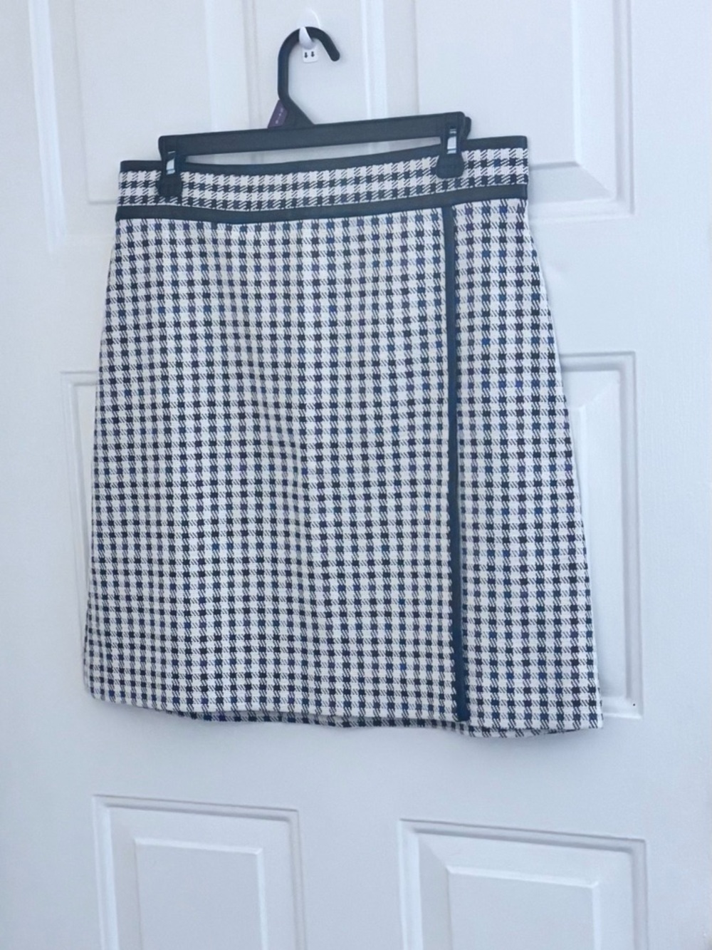 Ann Taylor Black and White Houndstooth A-Line Skirt with Leather-Like Binding